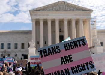 Por 6 votos a 3, Suprema Corte americana vota limitação e proibição de transição de gênero para jovens no Tenneesee