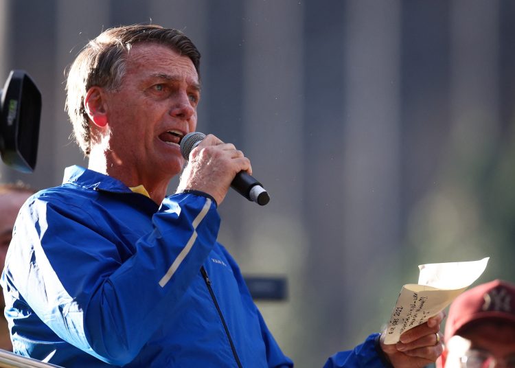 Bolsonaro cancela agenda pública em julho por recomendação médica após nova internação